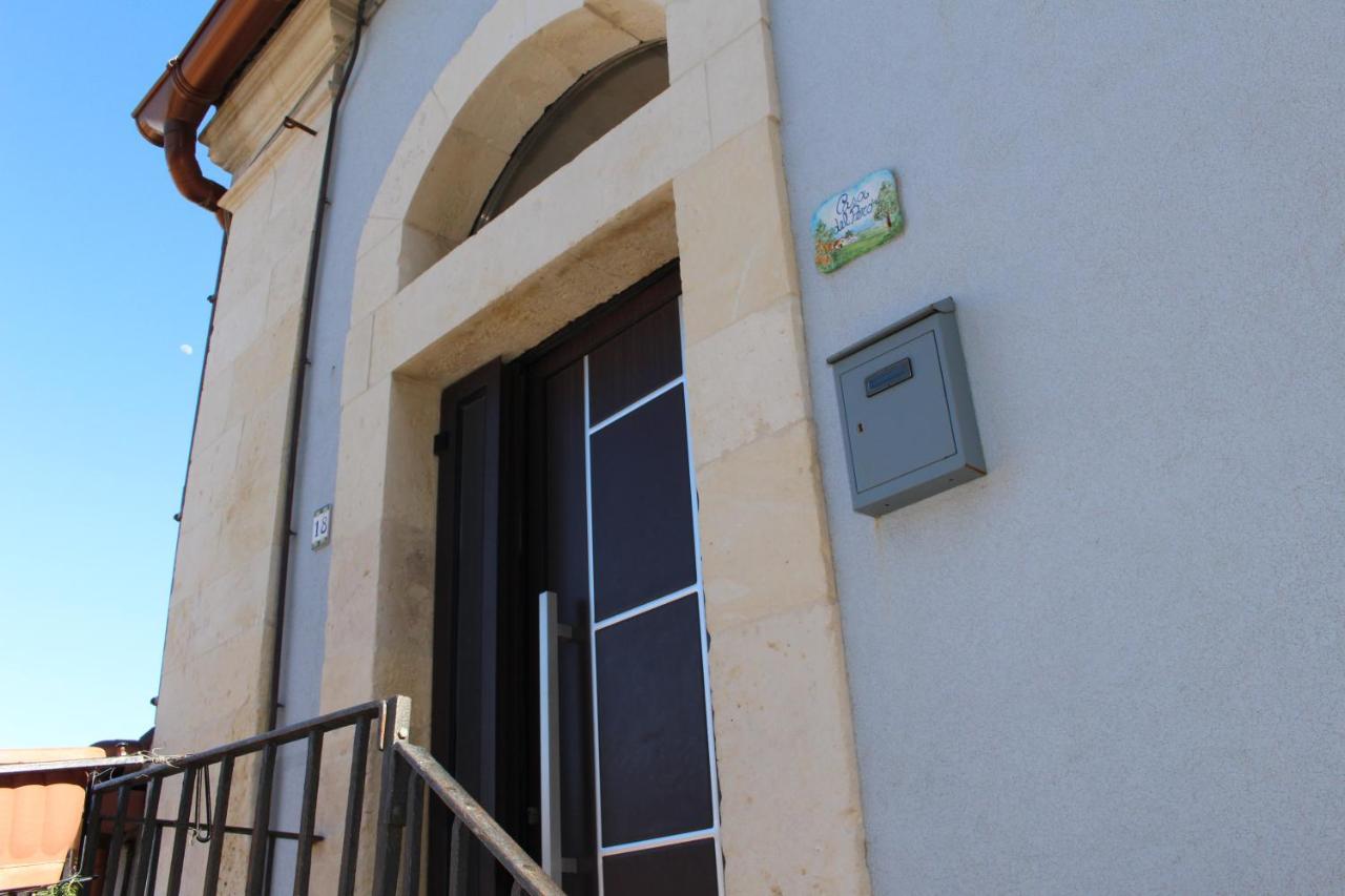 Dimora Del Pero Villa Palazzolo Acreide Exterior photo